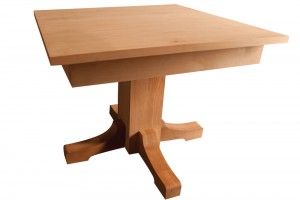  Drveni stol sa središnjem nogom.